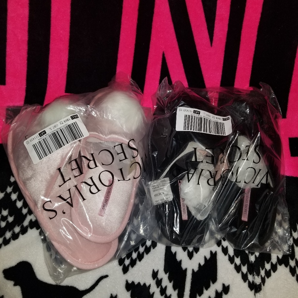 2 victoria secrets pom pom slippers